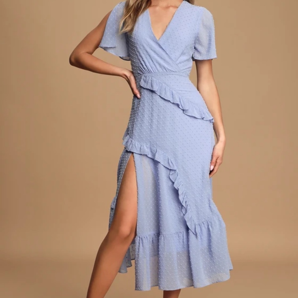 Lulu’s Swiss dot midi dress in periwinkle (NWT)